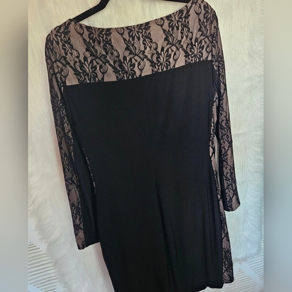 CHAPS Classic Lace Overlay Ruched Front Lined Mini Dress - Picture 4 of 8